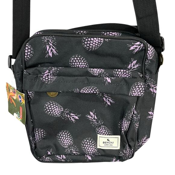Bench Carry Ons Crossbody Sling Bag Black Pineapple Print Adjustable Travel - Picture 1 of 12